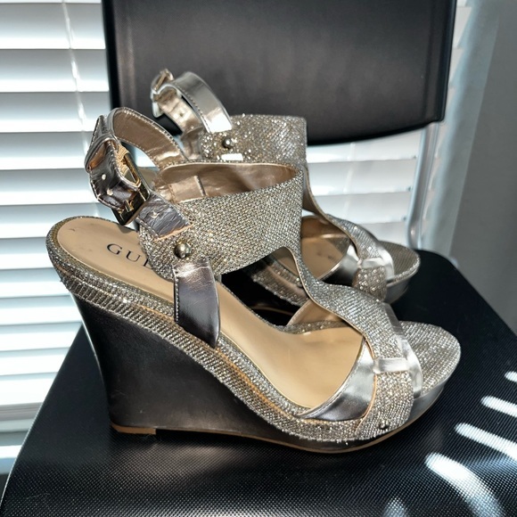 GUESS Women's Gold Glitter Wedge Sandals 9.5 - Picture 1 of 15